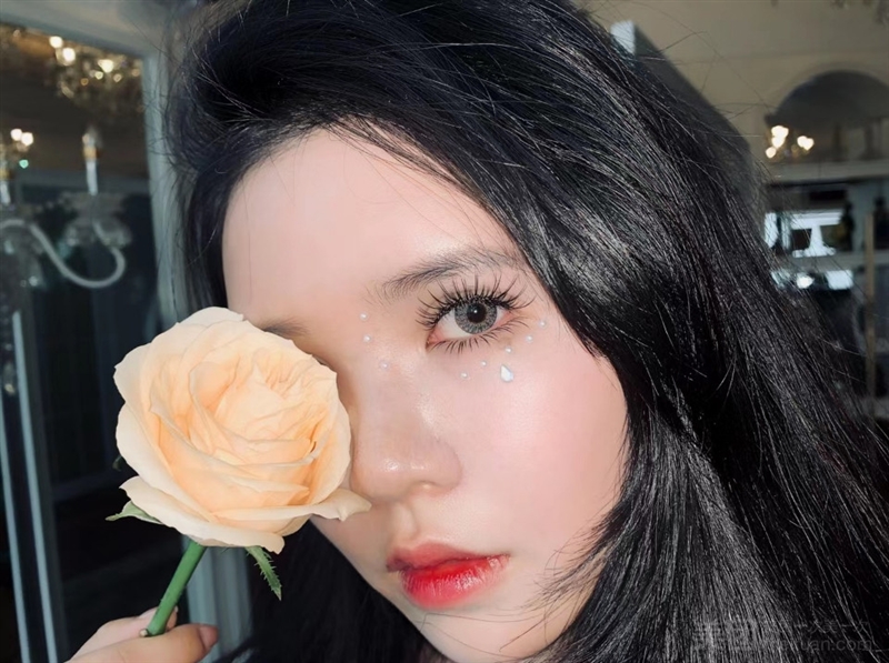 樱花里的日式美睫专业店的图标
