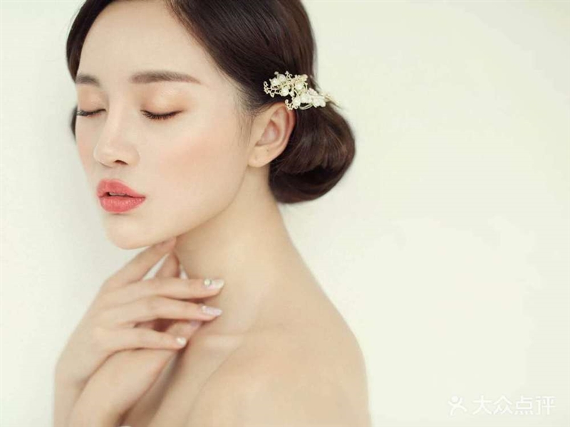 MZ新娘造型婚纱礼服馆的图标