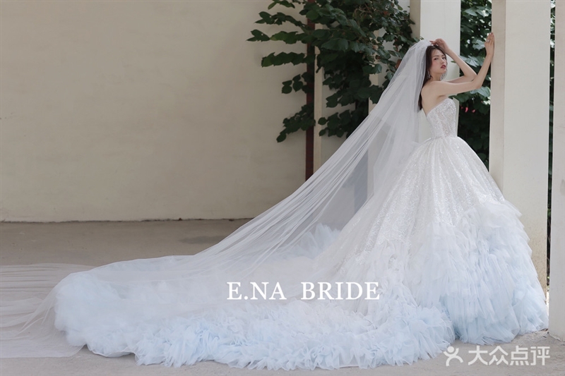 E.NA伊纳婚纱的图标