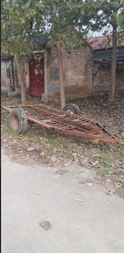 履带收割机拖板车 