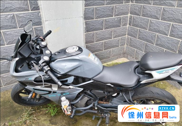 越野车